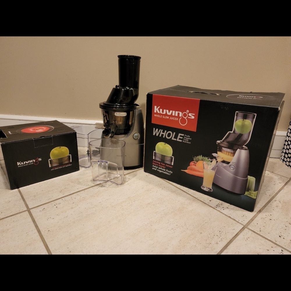 Kuvings Whole Slow Juicer with Accessories - Black and Green